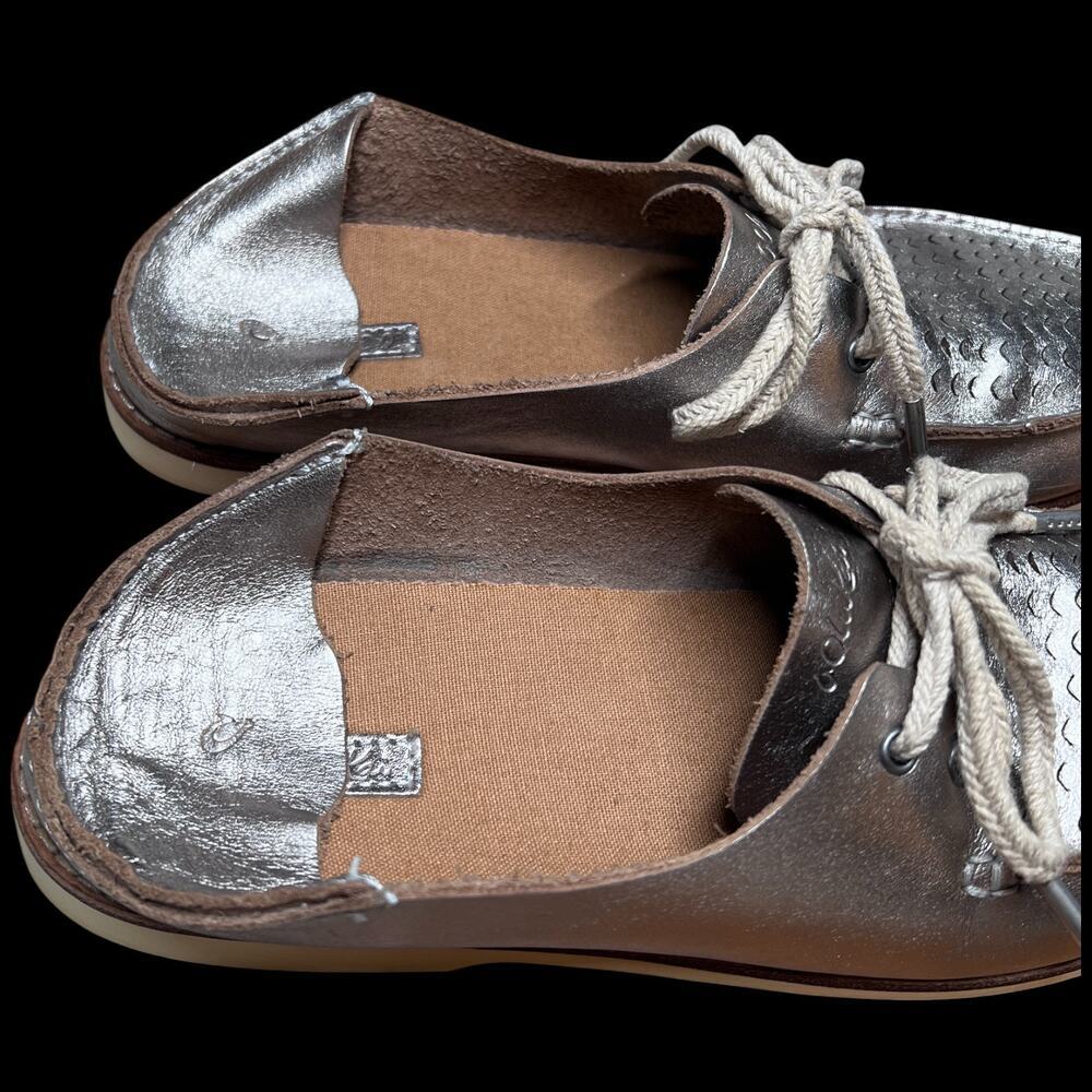 OLUKAI Moku Perf Women's Sz 7 Leather Slip On Loafer Boat Shoes Silver Metallic - Picture 13 of 16